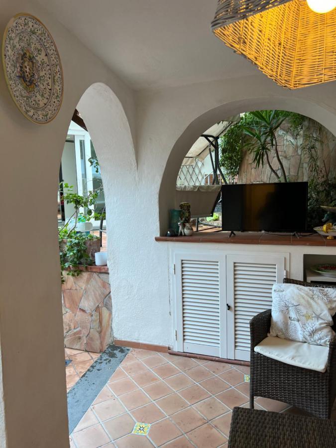 Maison Mele อีสเกีย ภายนอก รูปภาพ